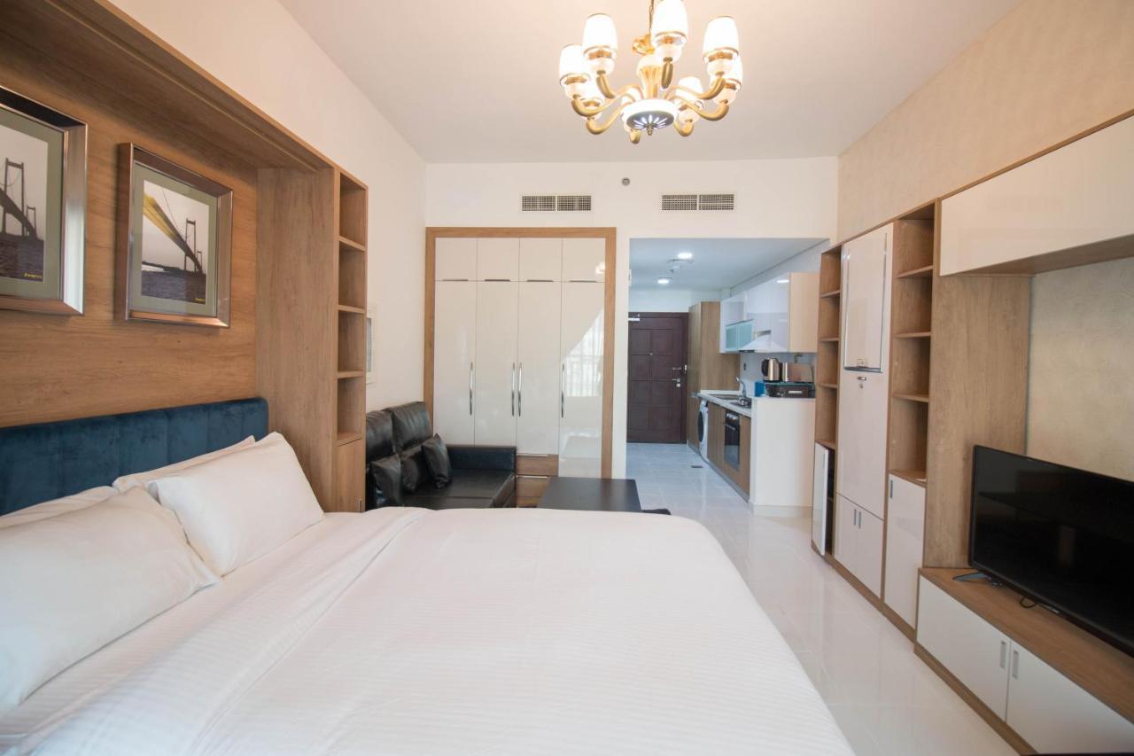 Furnished Studio, Close To All Amenties! - Resortz 11 دبي المظهر الخارجي الصورة